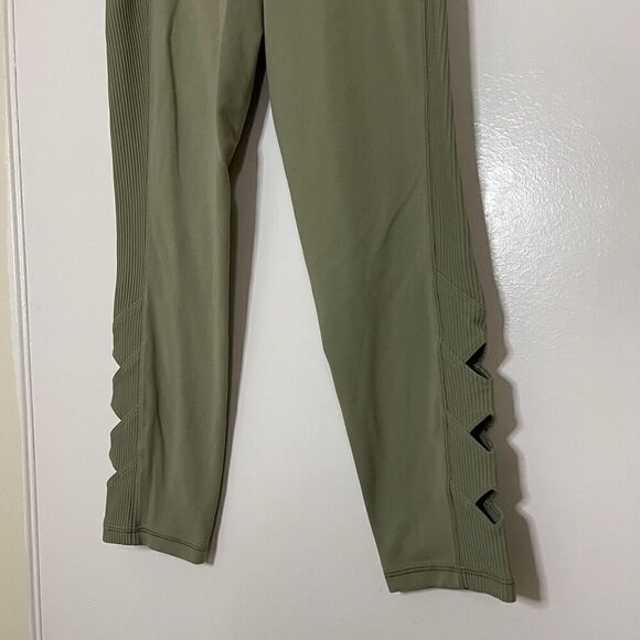 Athleta Leggings Salutation Stash Pocket II Cutout 7/8 Crop Athletic Green small - Picture 3 of 8